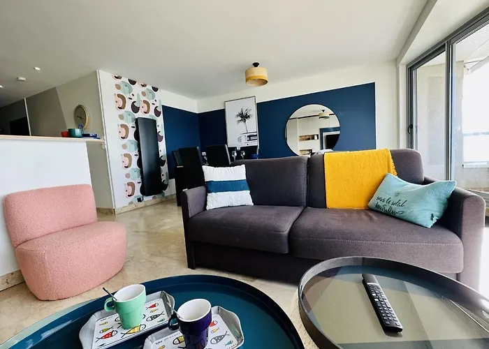 Appartement Renove A Neuf Avec Vue Imprenable Sur La Baie Des Sables D Olonne 6 Pers