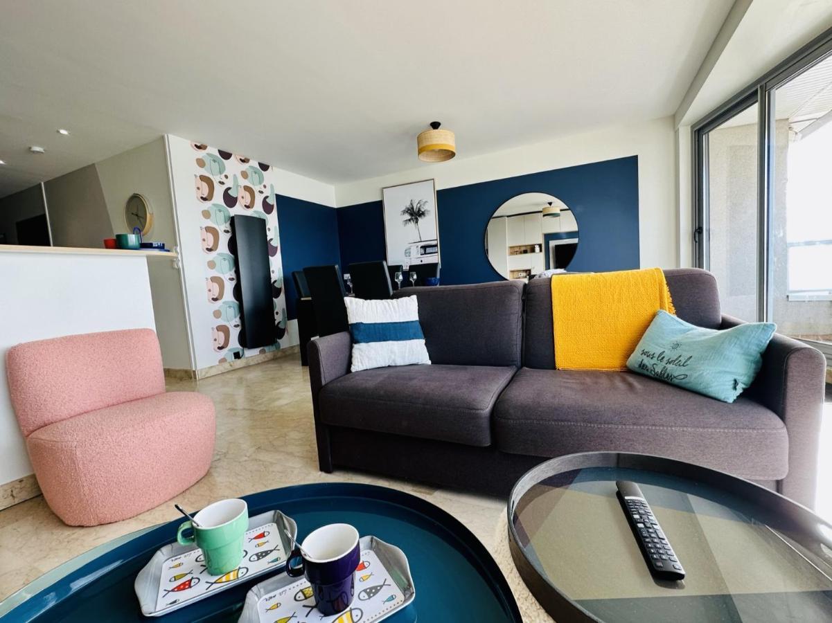 Renove A Neuf Avec Vue Imprenable Sur La Baie Des Sables D Olonne 6 Pers